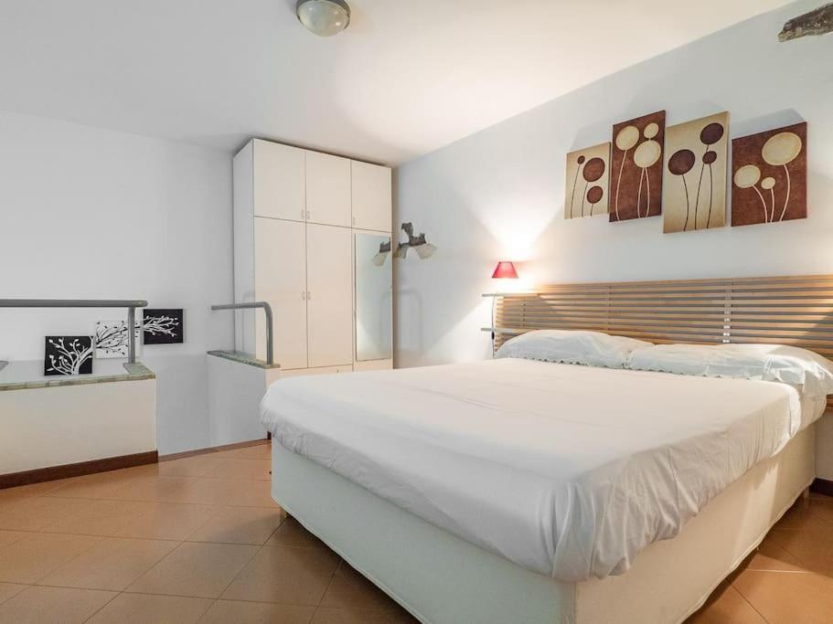 Lo Specchio Di Ferrara Apartman Kültér fotó