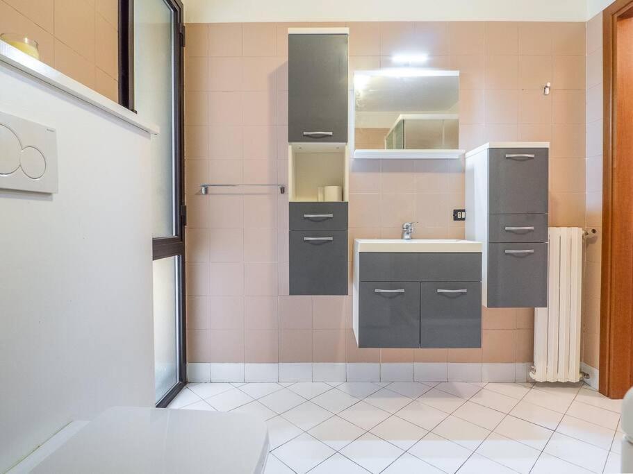 Lo Specchio Di Ferrara Apartman Kültér fotó